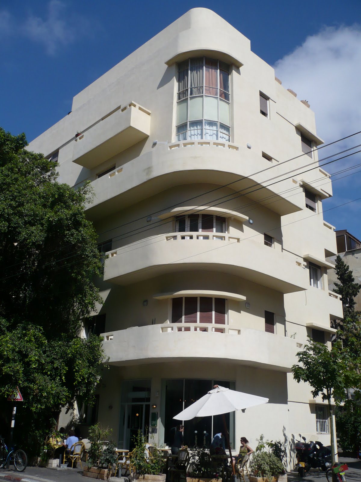 Tel Aviv's amazing Bauhaus architecture!