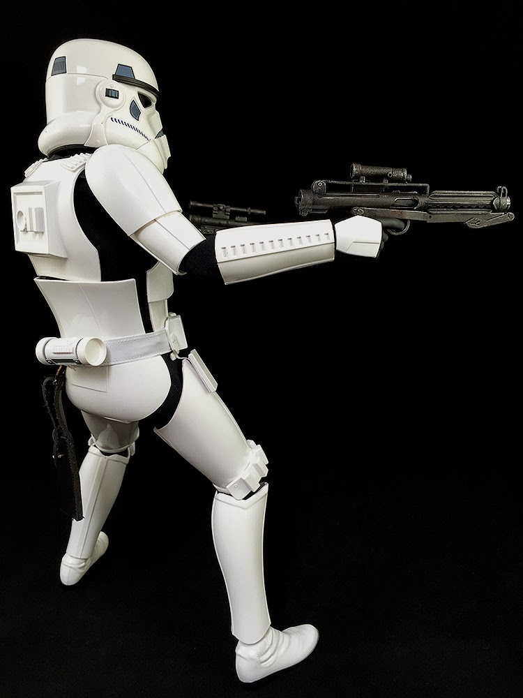 Hot Toys Star Wars Stormtrooper Sixth Scale FIgure Review Toy REaction