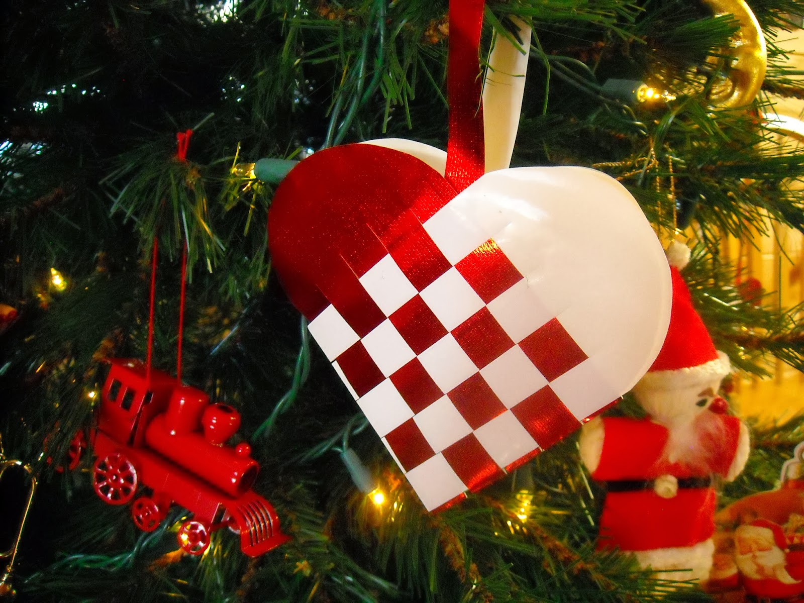 Aspen Loft Studio Danish Paper Heart Baskets for Christmas