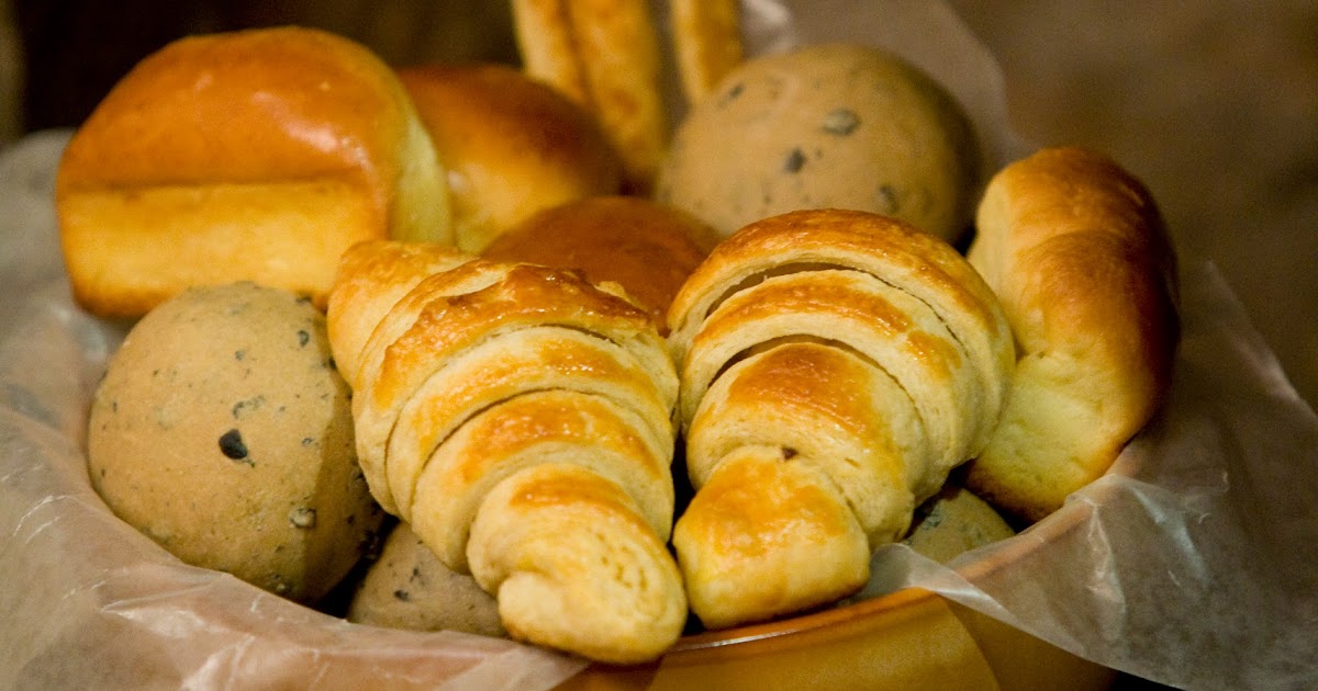 El piqueo: Canasta de panes especiales