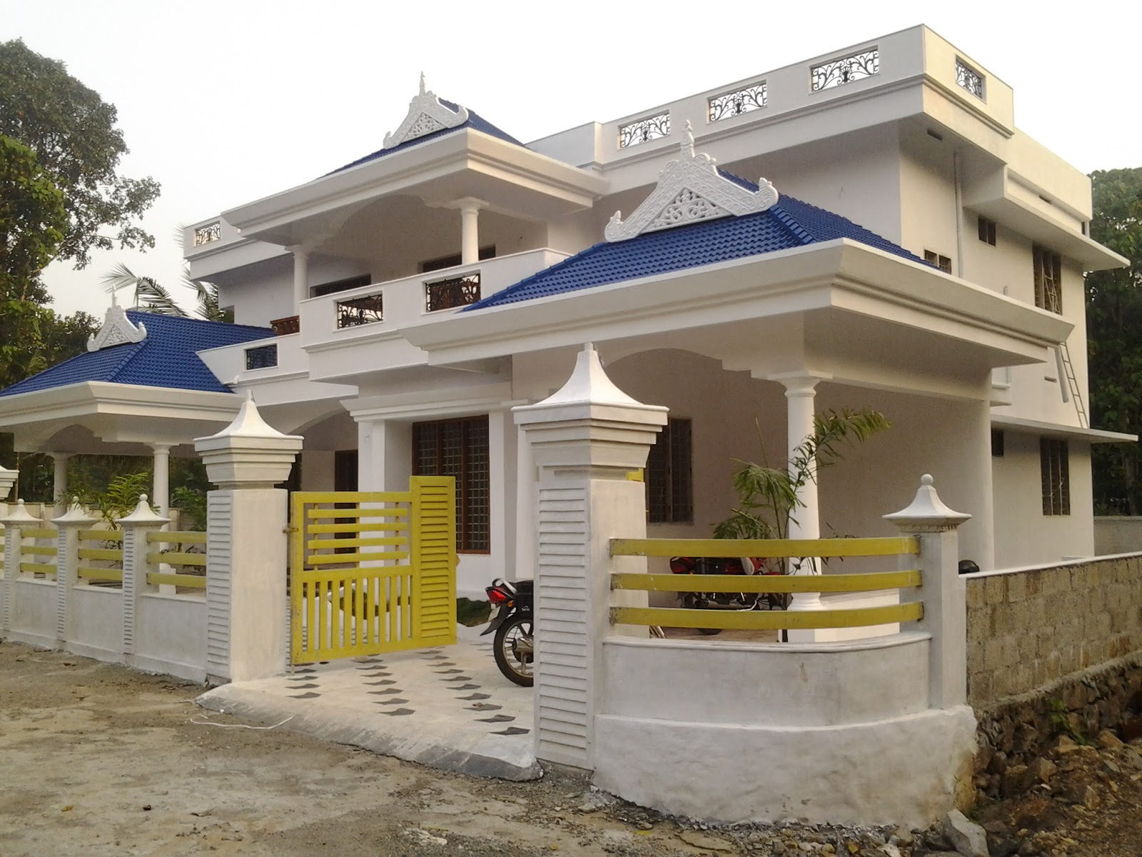 Villa for Sale in Ernakulam Angamaly Mookkannur New Villa and House for Sale in Mookkannur