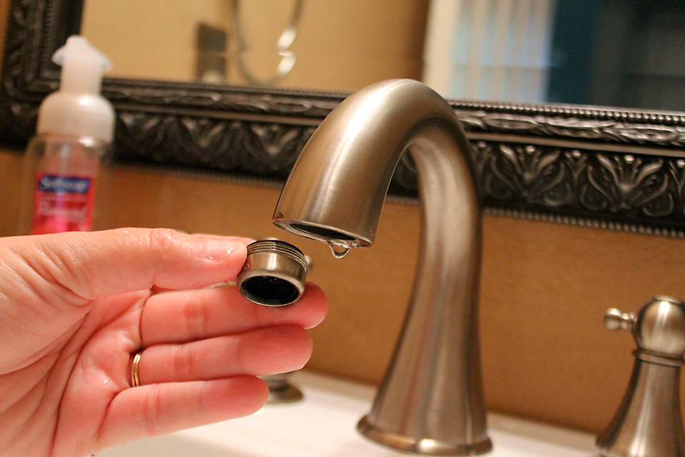fixing bathroom sink faucet aerator