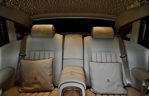 Dragon Rolls Royce Phantom In The Ninh Binh Oto In Vietnam