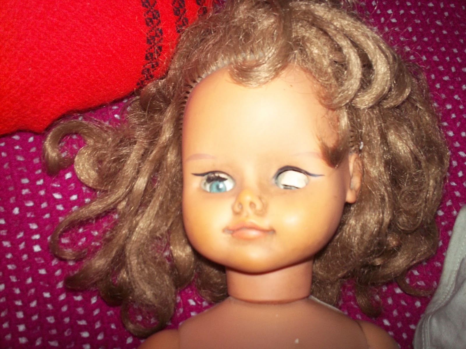 muñecas que hablan y cierran los ojos