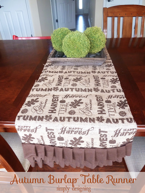 Burlap Table Runner | perfect fall or Thanksgiving table decor for a tablescape | #falldecor #thanksgiving #turkeytablescapes #burlap