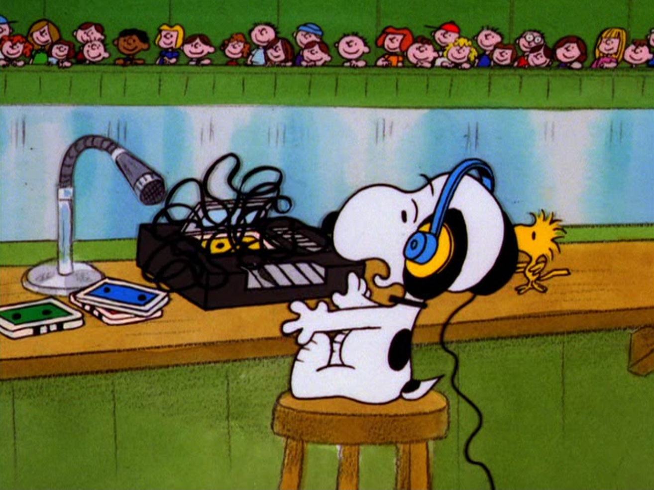 When it's Peppermint Patty's turn to skate, disaster strikes. Snoopy