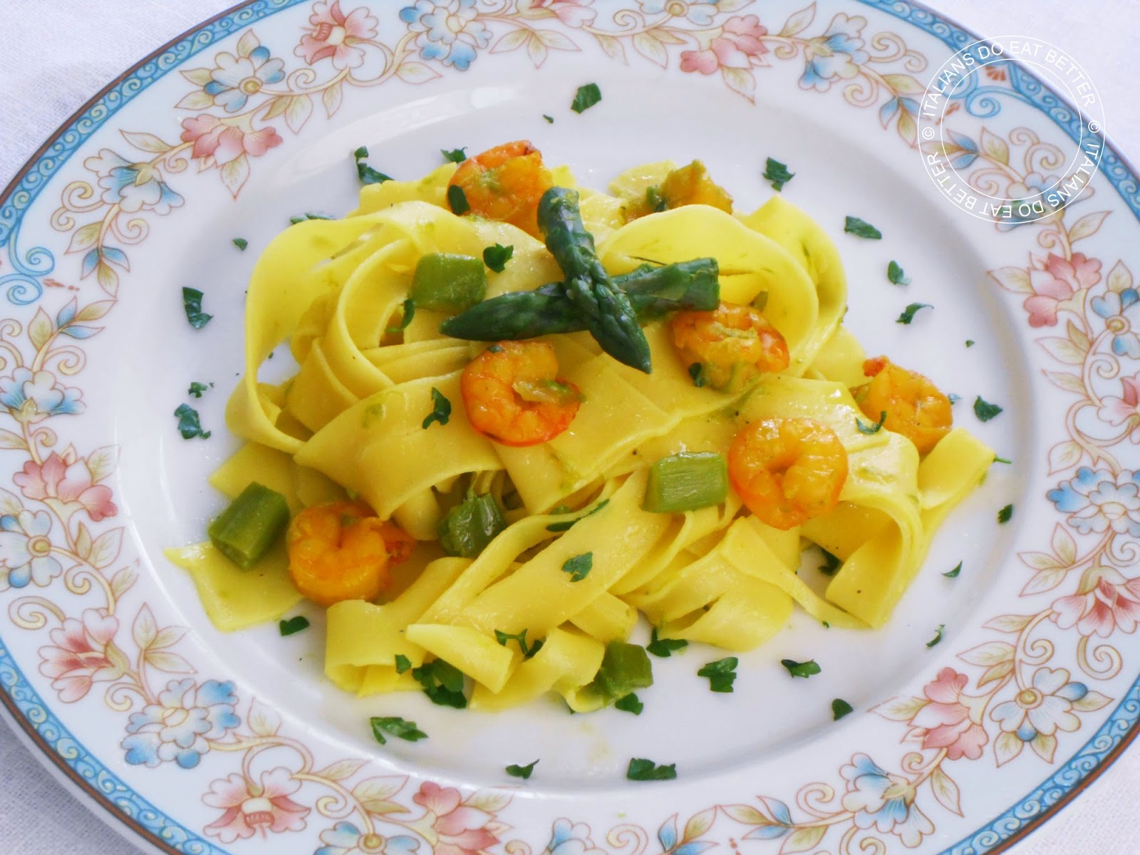 ITALIANS DO EAT BETTER PAPPARDELLE ALLO ZAFFERANO CON ASPARAGI E