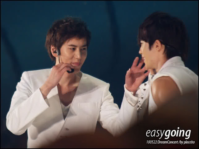 [PHOTOS] KyuHae Moment Dream Concert 2010 [Sharing Mic] ~ GaemGyu Holic