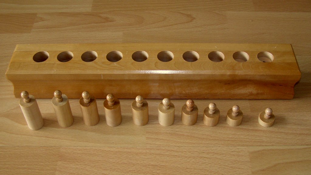 Poznajemy Montessori Cylinders Blocks 2
