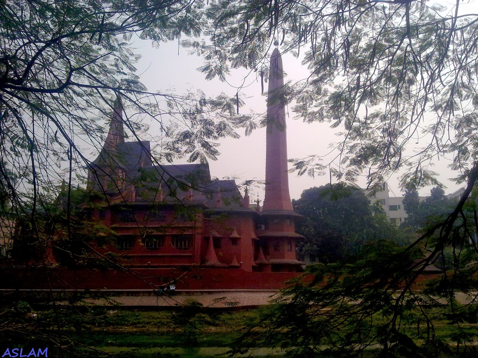 Dhanmondi Lake in Dhaka Dhanmondi Lake in Dhaka