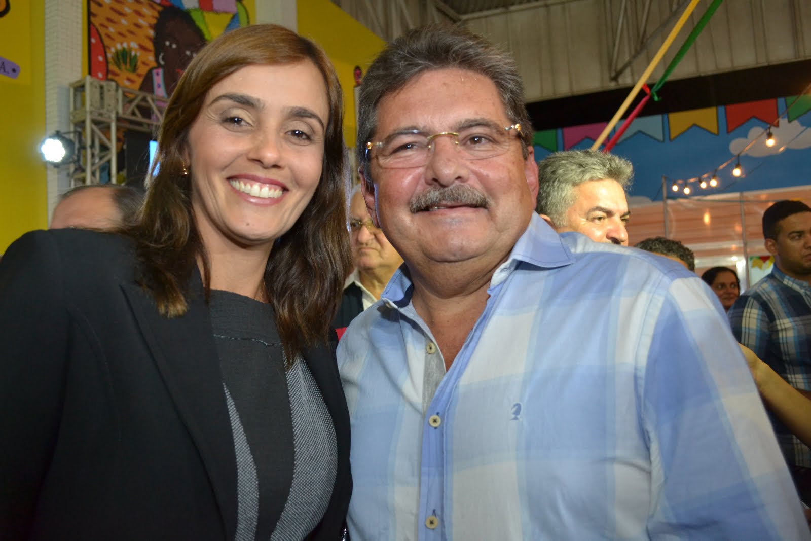 Presidente da Assembleia Legislativa da Paraiba Adriano Galdinio ao lado da dra: Ana Claudia Nobreg