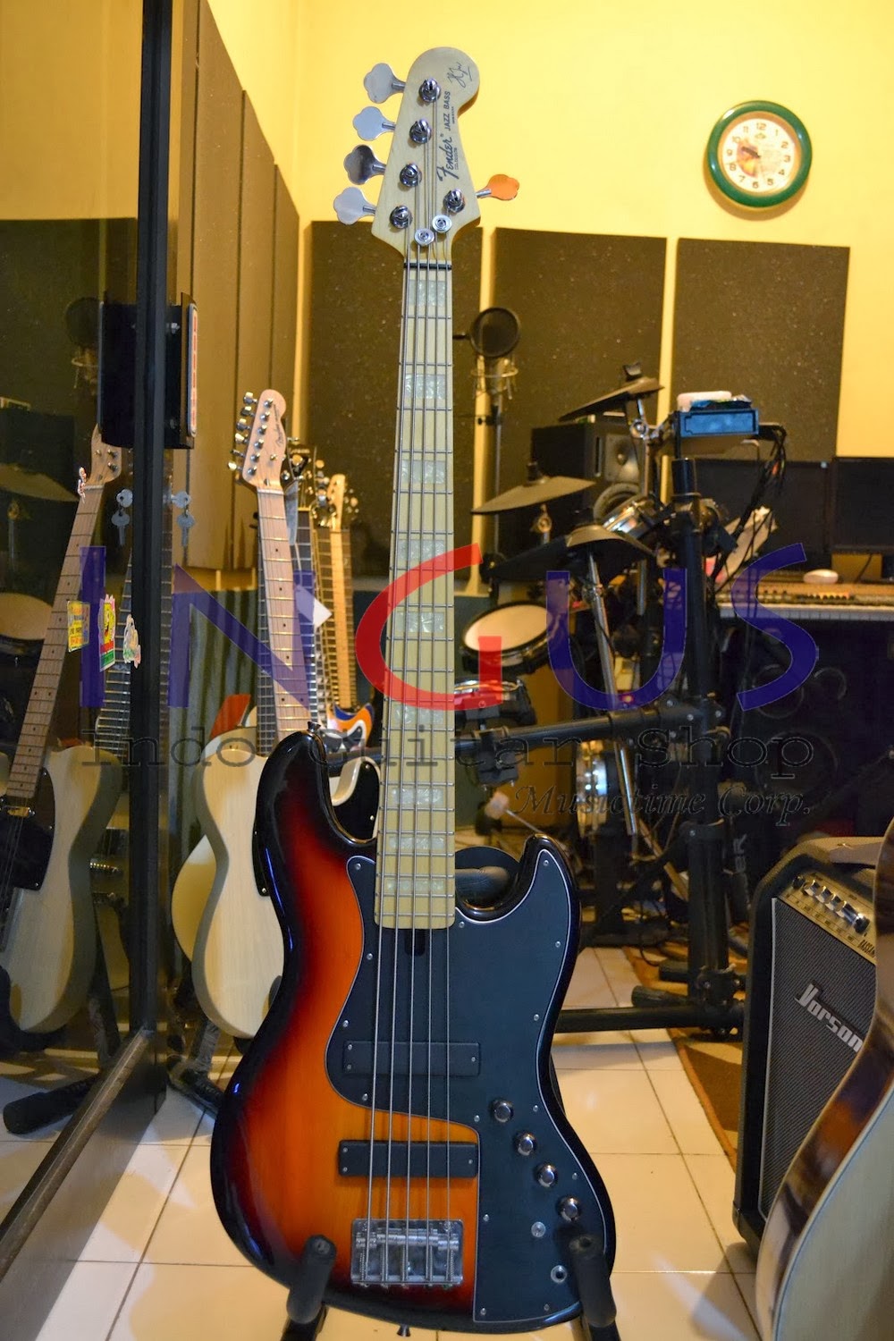 Jual Gitar Fender Bass Sunburn Custom (5strgs) Jual Gitar Fender Bass Sunburn Custom (5strgs)