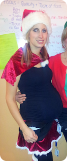 31 weeks pregnant, pregnant santa costumer, maternity Christmas wear