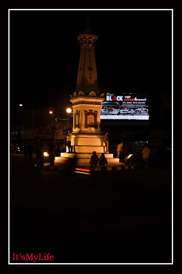 Tugu Jogja your image - SEPUTAR DAYEUHLUHUR