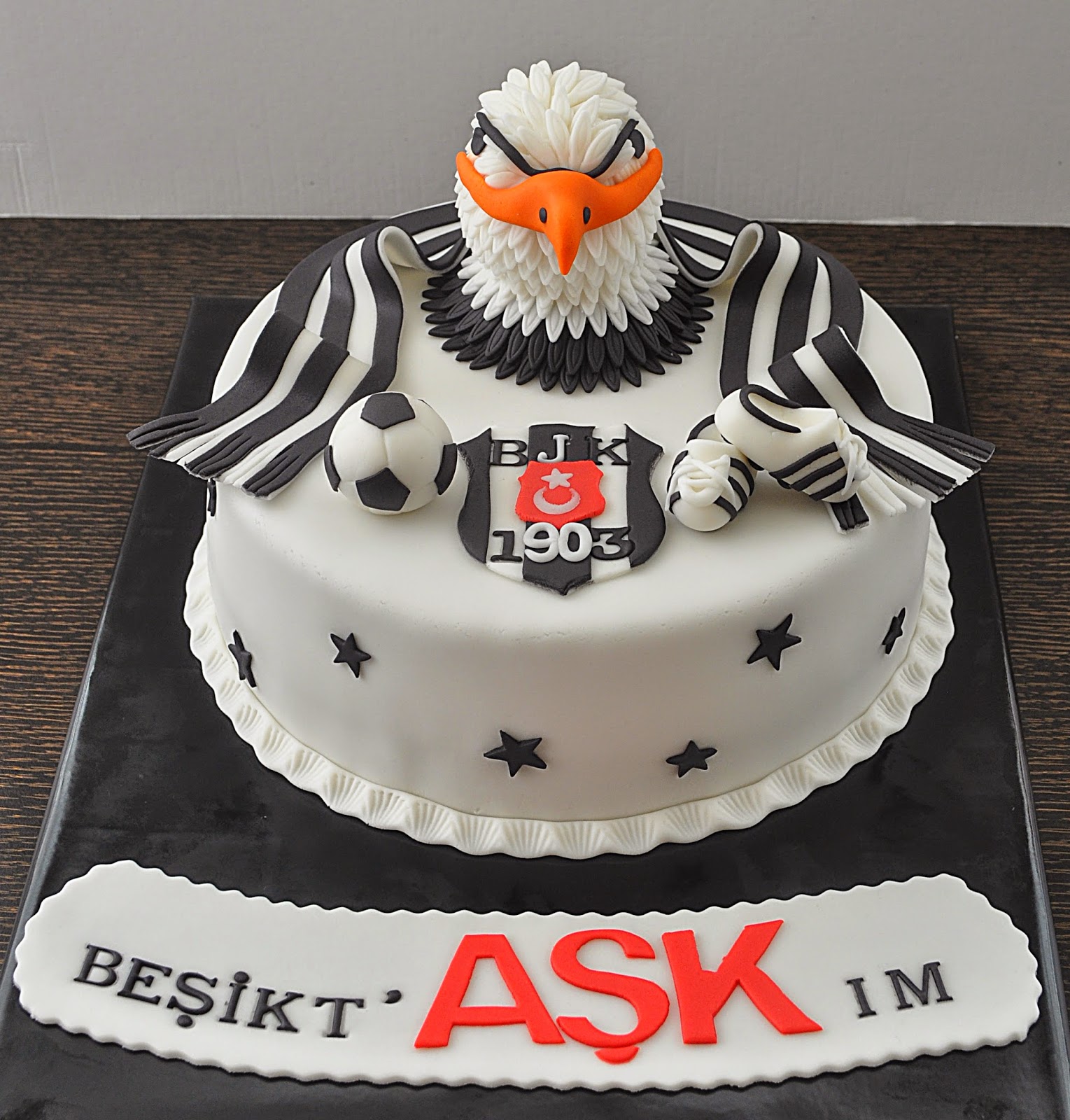 İKİZ DÜŞLER Beşiktaş Pastası