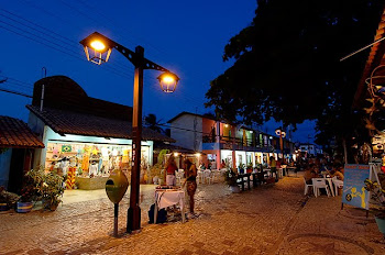 NAS NOITES DE CANOA QUEBRADA VOCÊ CURTE O FORRÓ, O REGGAE, A MPB, O PAGODE, O JAZZ