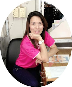 คุณครูกรกนก หลอดอาสา