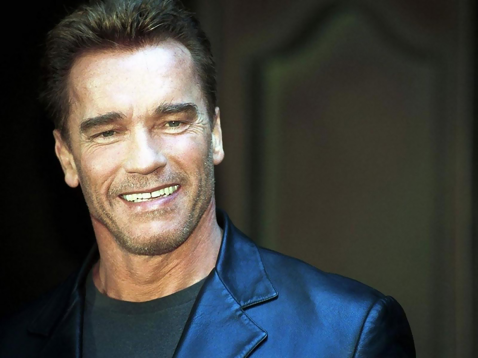 Popular Actor Arnold Schwarzenegger Latest HD Wallpapers - FasHion sToRe
