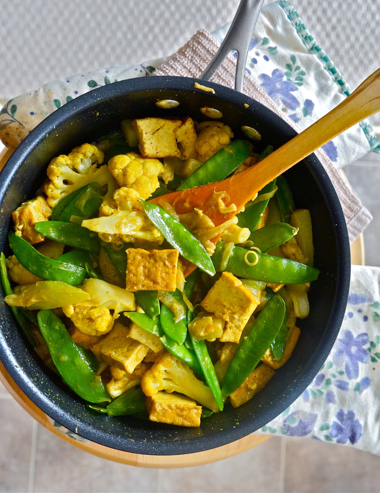 Vegetarian tofu curry