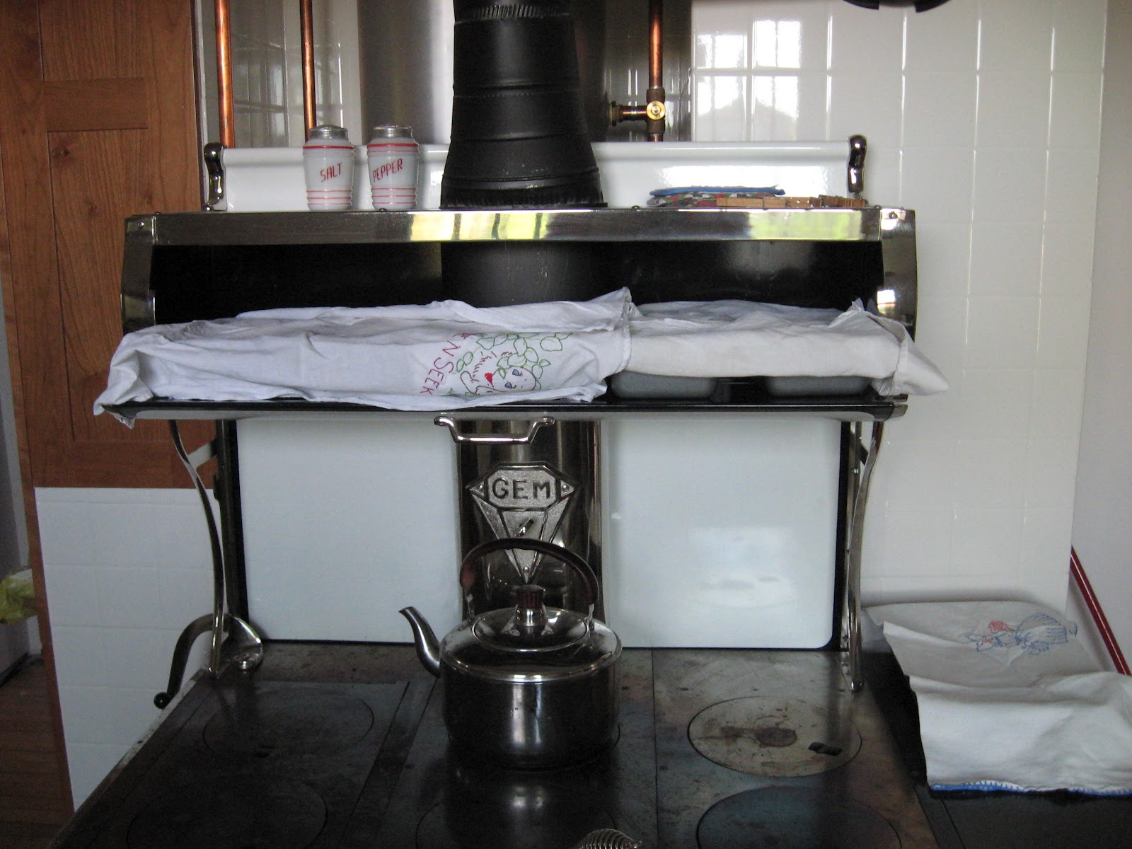 Wood Cookstove Cooking Use of the Warming Oven