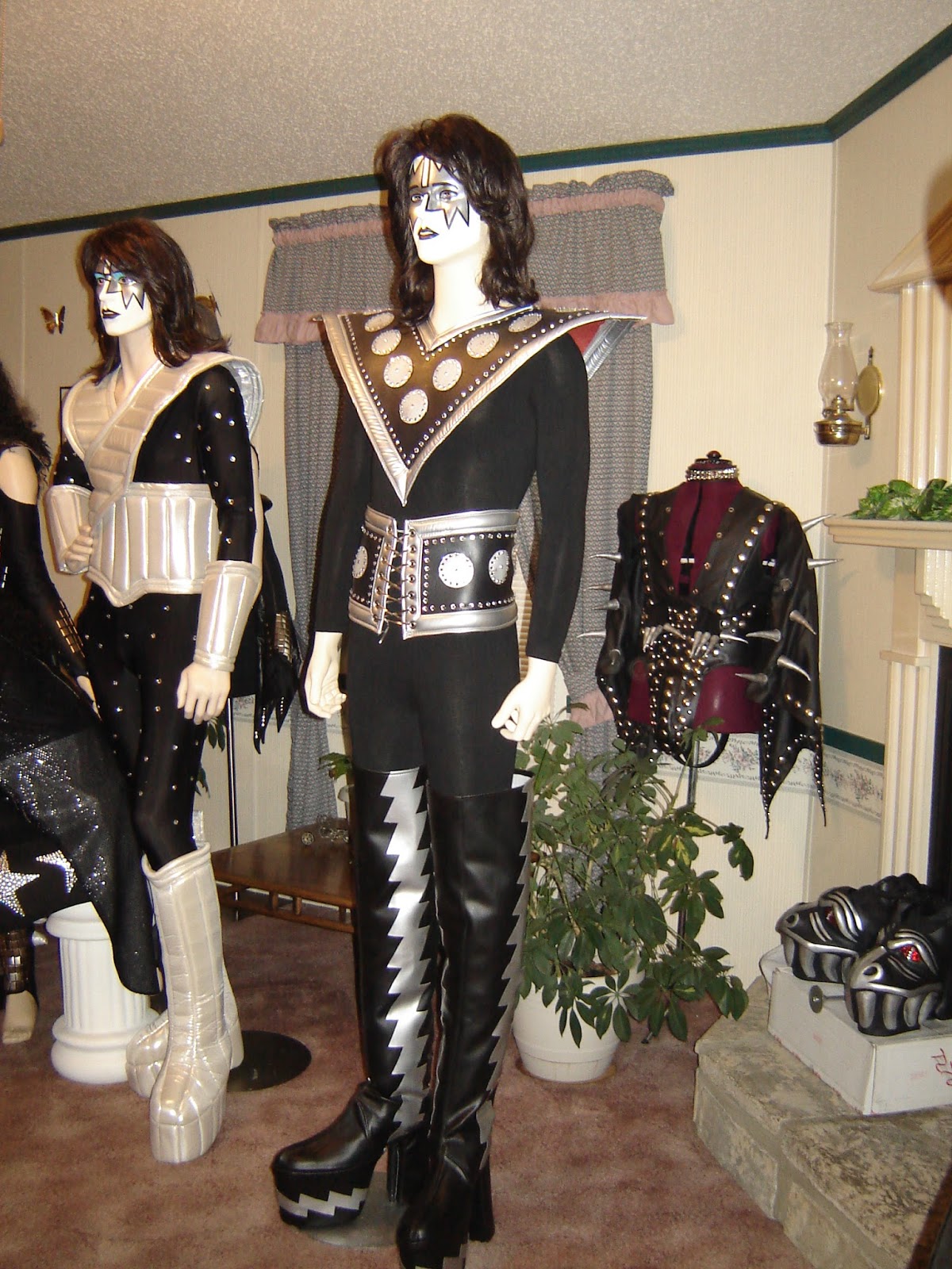KISS COSTUMES & BOOTS We do all of the eras any members costume or boots!