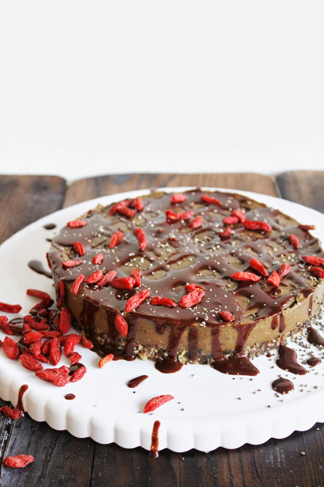 This Rawsome Vegan Life AVOCADO CHOCOLATE MOUSSE CAKE with GOJI BERRIES