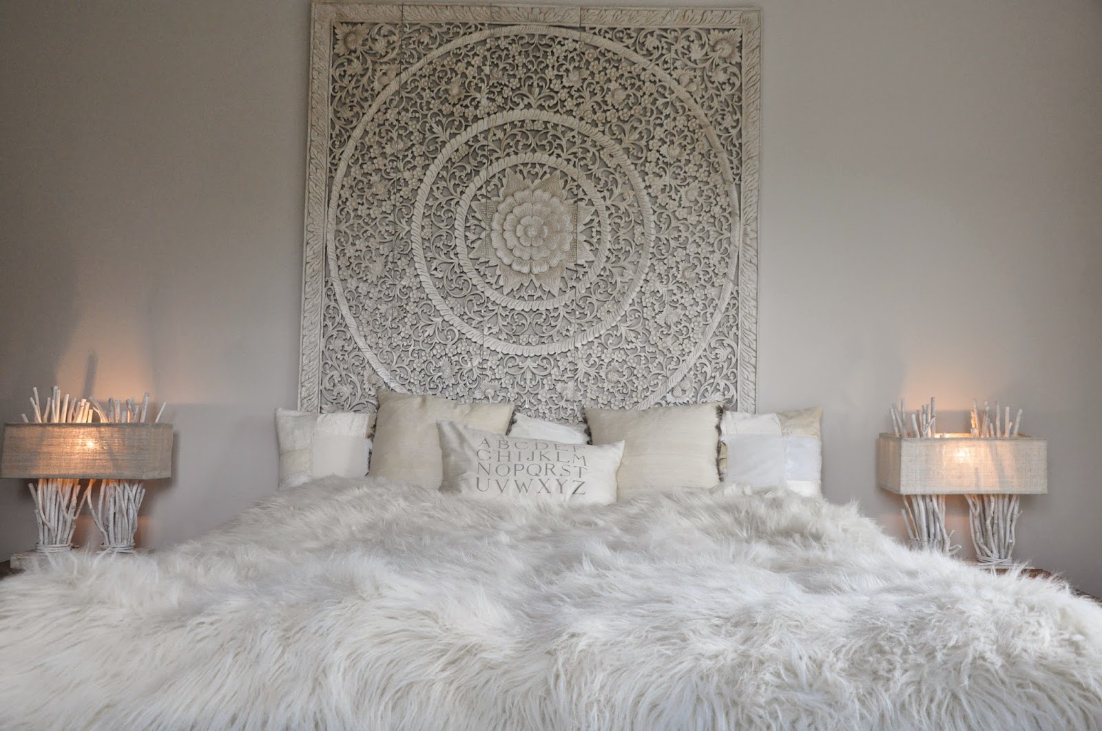 Den vita drömgården: master bedroom i vitt