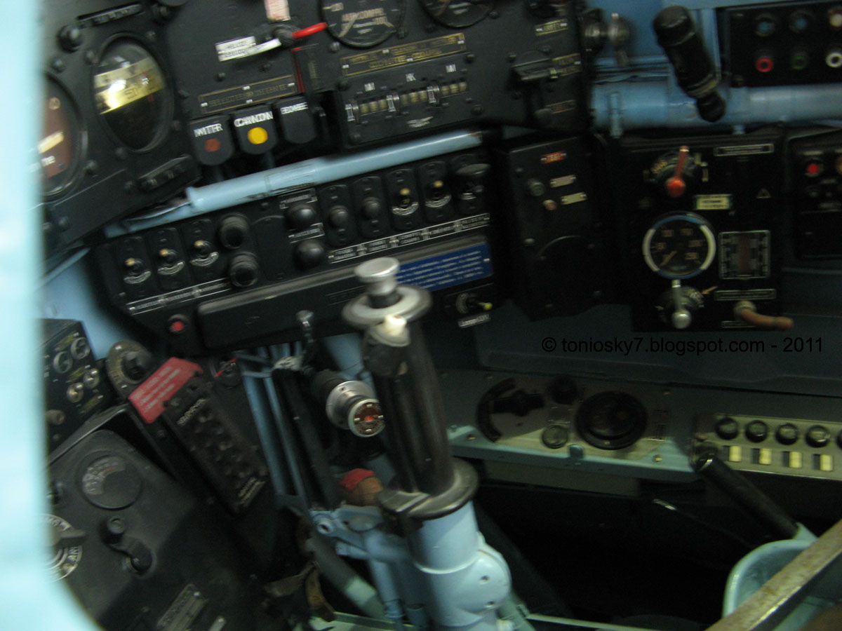  [ Heller] M S 406 (FINI) Ms-406+cockpit+3+copy