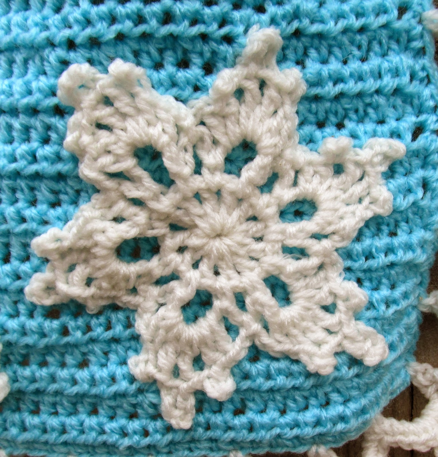 Knot Your Nanas Crochet: Snowflake Cape + 12 FREE ...