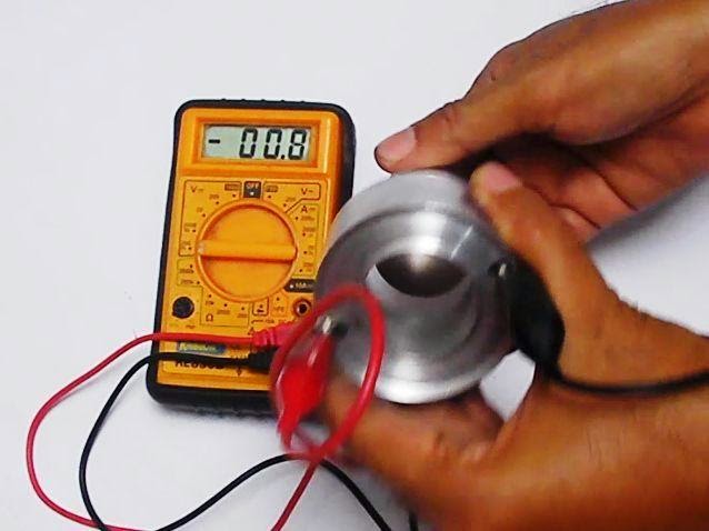 eddy current amperage Short video made by aaron macraighne, matt barr and fiona meade - covering eddy currents, magnetic braking and lenz's law. eddy current amperage Short video made by aaron macraighne, matt barr and fiona meade - covering eddy currents, magnetic braking and lenz's law.