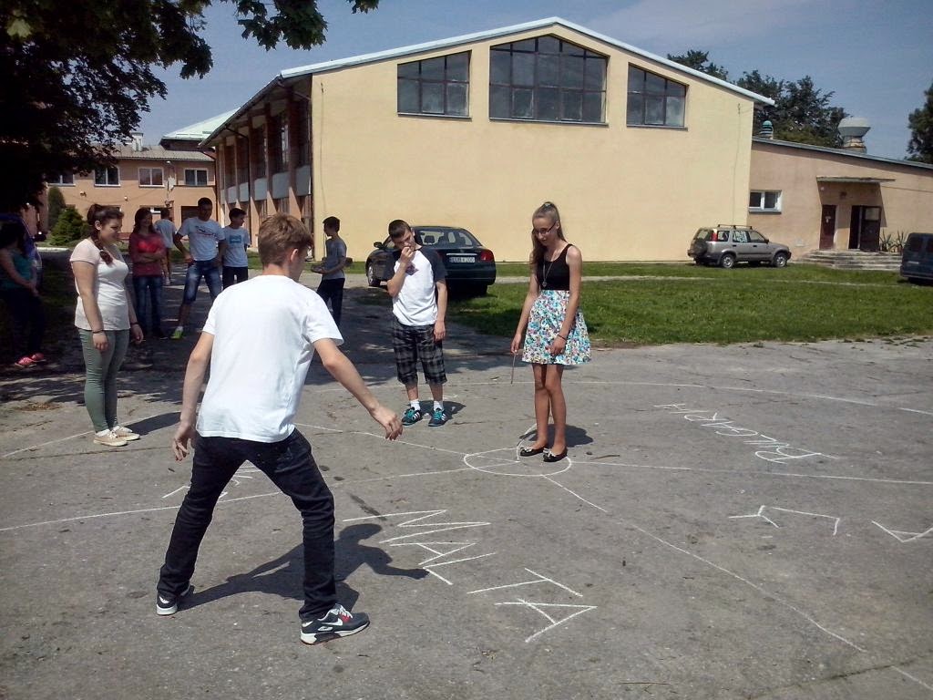 Building Bridges Using the Five Senses Polish kids' traditional games
