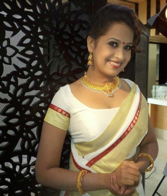 Malayalam Actress Sadhika Venugopal Marriage Photos. 