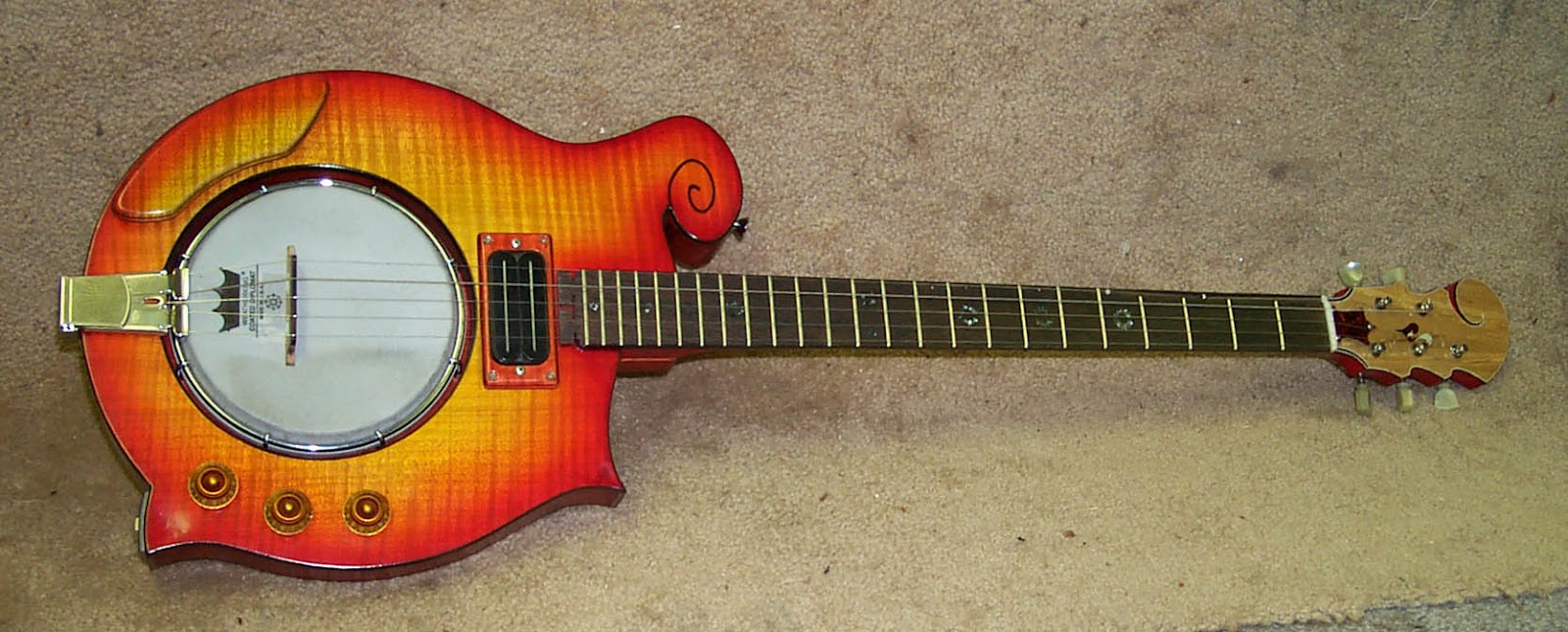 joel peyton, luthier electric banjo 1