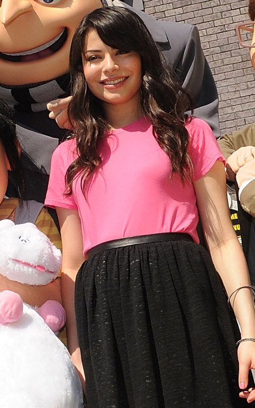 Miranda Cosgrove With No Bra Miranda Cosgrove With No Bra