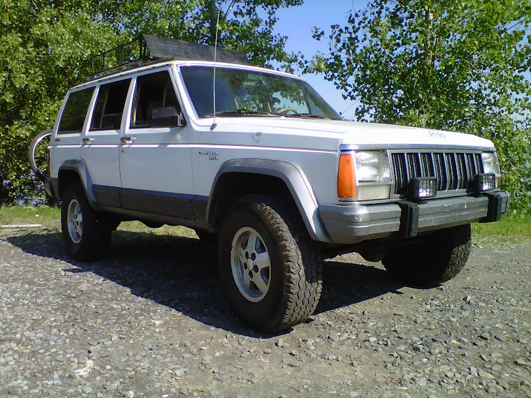 Voici le jeep h aujoudhui avec 3 pouce de lift et avec 31 pouce de pneus 2012/06/01