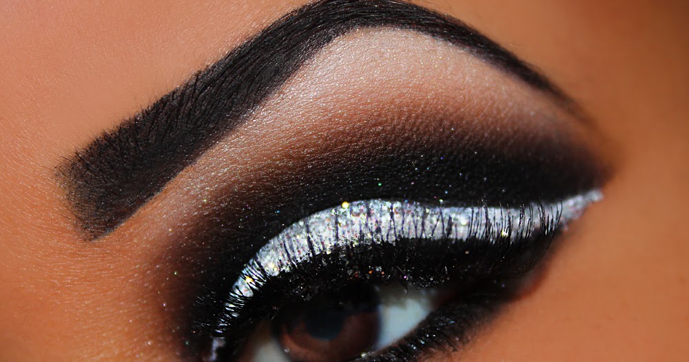 Beauty Palmira: Dark Silver Look
