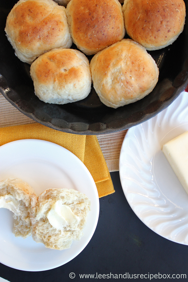 Leesh & Lu's Recipe Box Oatmeal Dinner Rolls