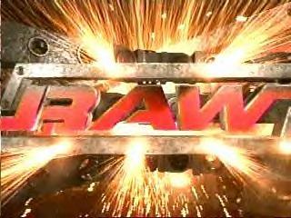 هل ستحتفل WWE بمناسبة 20 عاما على انطلاق الرو؟  Wwe-raw-logo+old