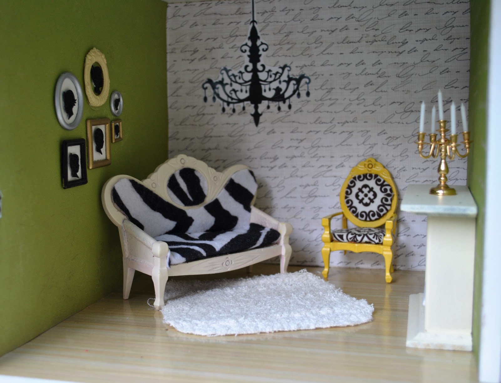 HeyDay Living Extreme Home Makeover Dollhouse Edition