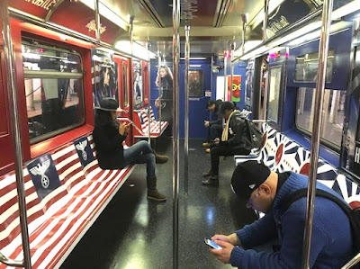 Amazon cubrió los trenes de Nueva York con símbolos nazis