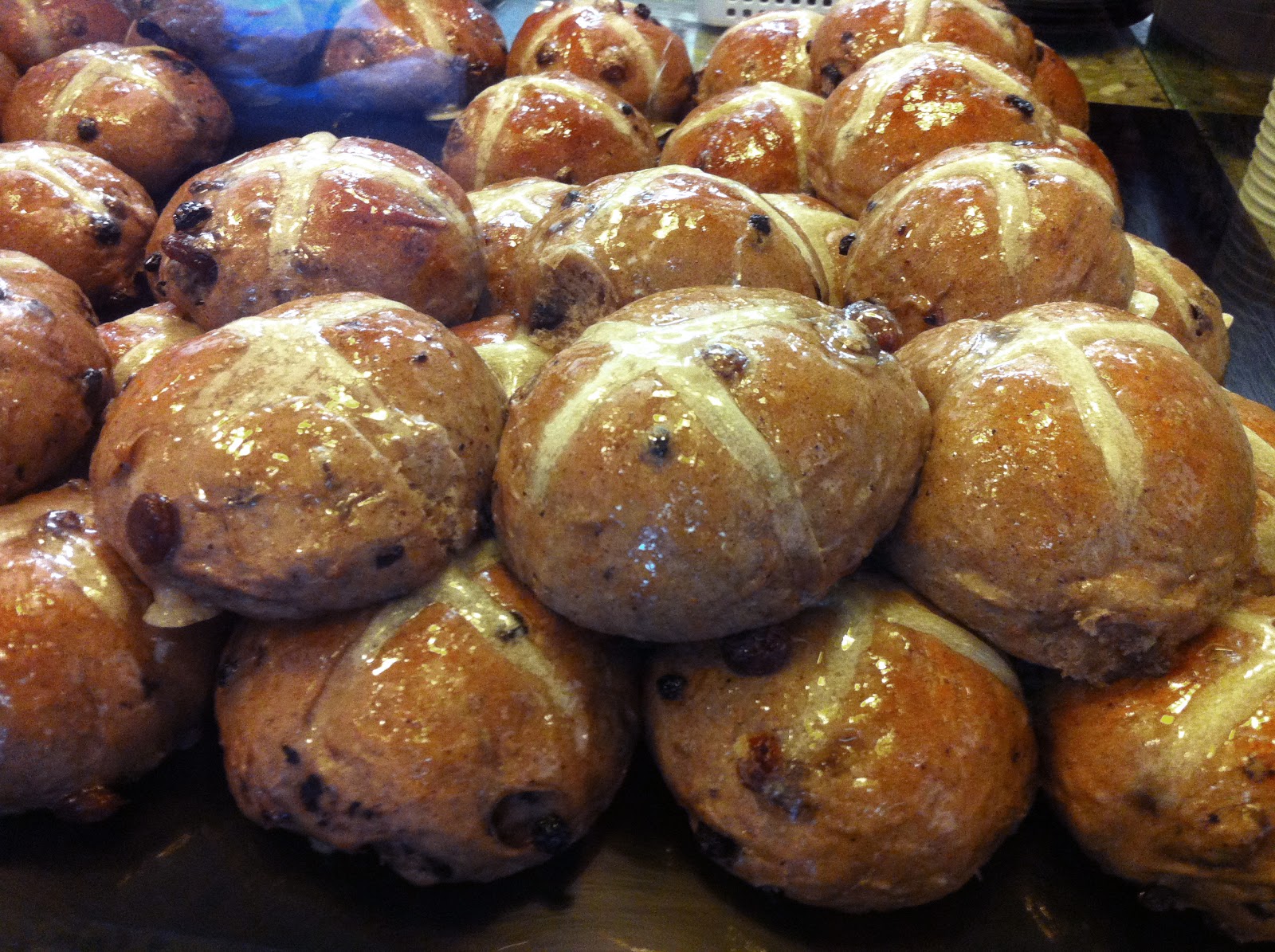 MEL DIN BLOG MISSION TO TASTE MELBOURNE'S BEST HOT CROSS BUNS