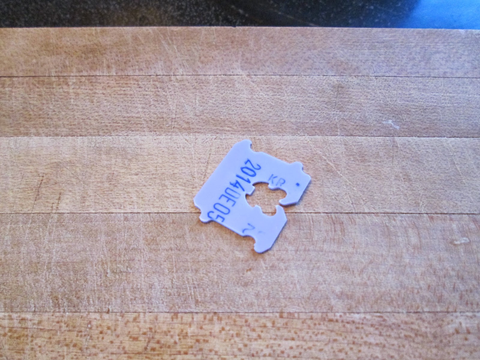 uses for plastic bread ties