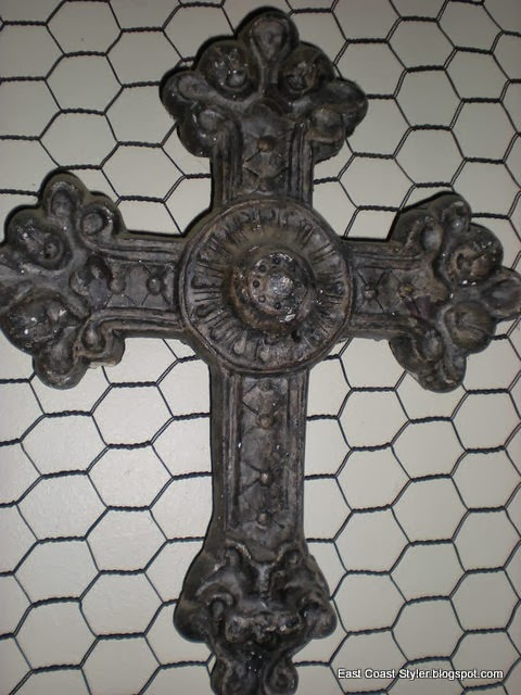 East Coast Styler : Old Picture Frame and Chicken Wire Art