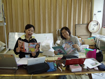 Keiko and Yumiko love the tabloids