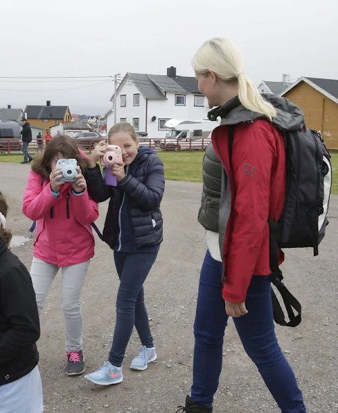  Crown Prince Haakon and Crown Princess Mette-Marit of Norway, Princess Ingrid Alexandra and Prince Sverre Magnus, Princess Martha Louise of Norway and her husband, Ari Behn and their daughters Maud Angelica, Leah Isadora, Emma Tallulah