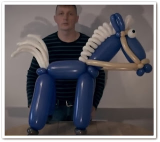 видеоурок онлайн Как сделать лошадку из воздушных шариков