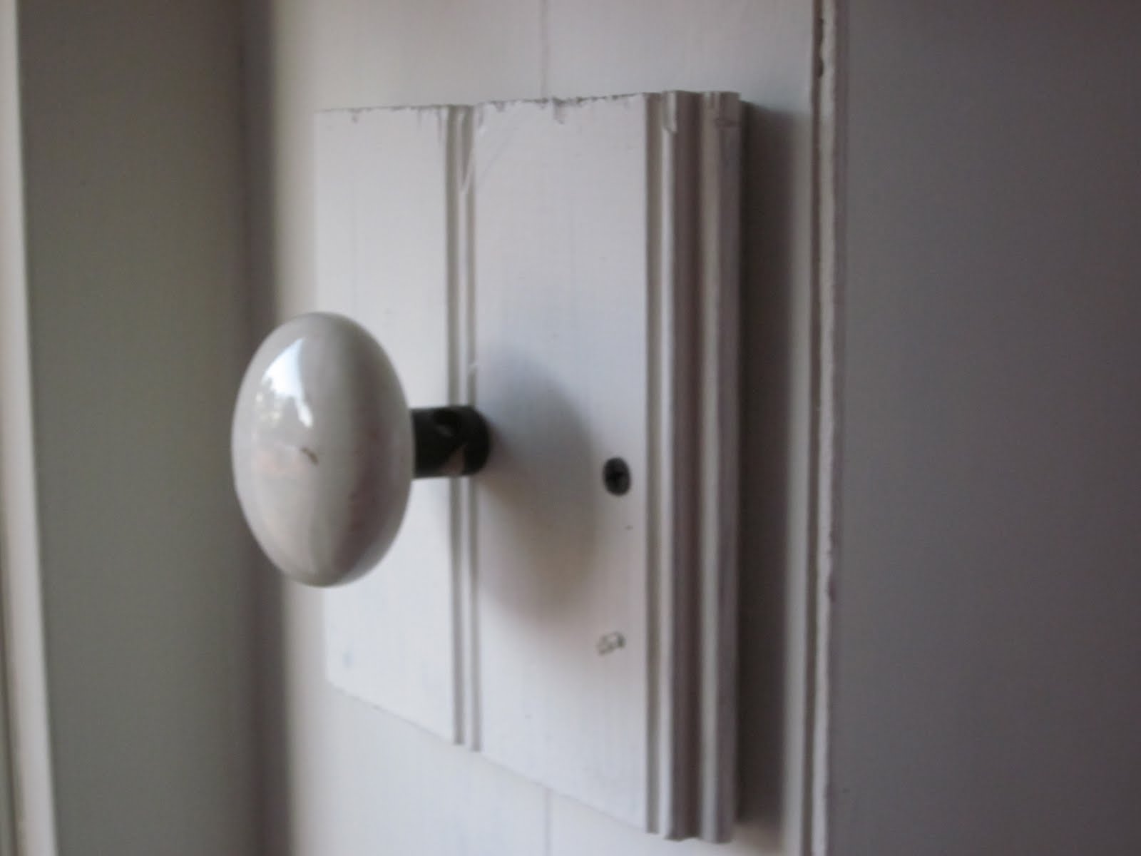I make stuff Door knob coat hanger (and bonus shelf)