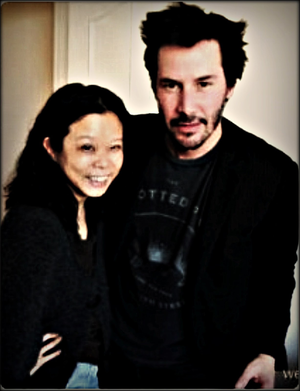 http://2.bp.blogspot.com/-TwoHlMKLiXE/Tr_CP_EqtRI/AAAAAAAAAb4/bdBFH0k7gqg/s1600/keanu+13-11-2011+Beijing+6786012egw1dn2945z32pj%2528PRCM%2529.jpg