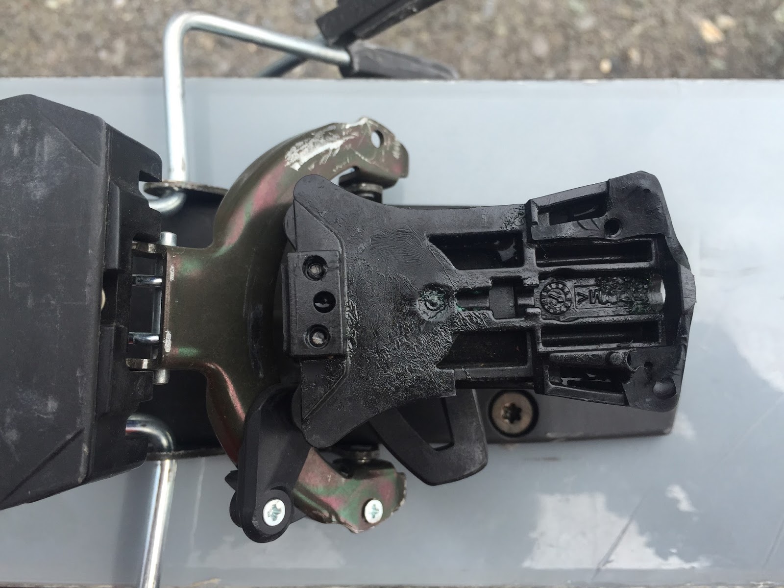 Dynafitのバックカントリースキー用ビンディング Tlt Radical Stの破損トラブルについて 1月 2016