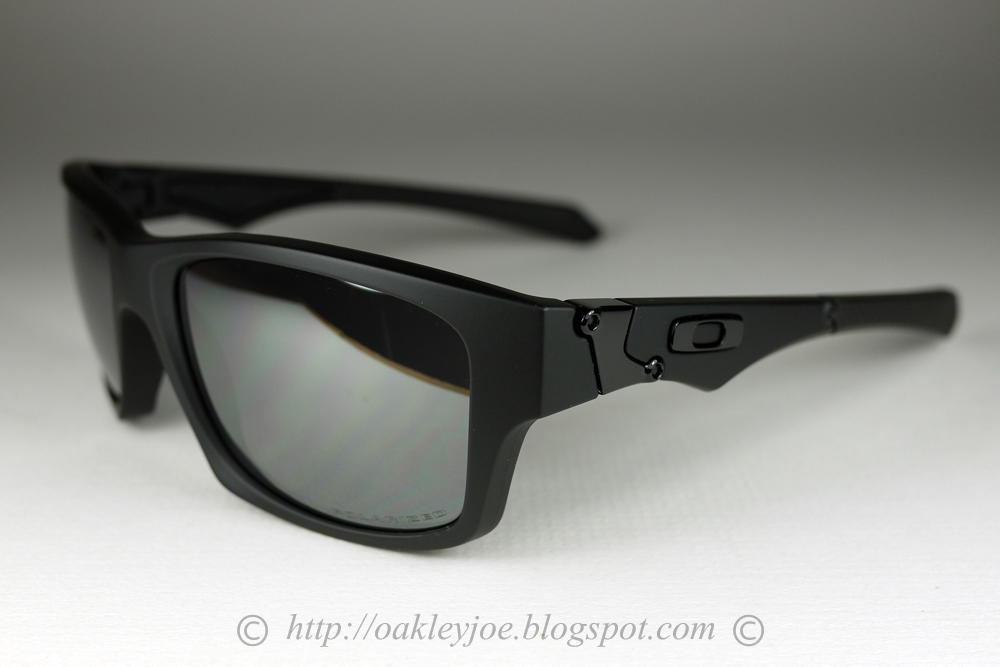 oakley jupiter squared black